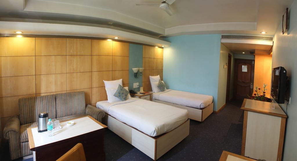 Hotel Grand International Rāipur Zewnętrze zdjęcie