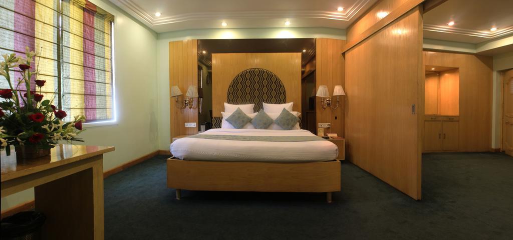 Hotel Grand International Rāipur Zewnętrze zdjęcie