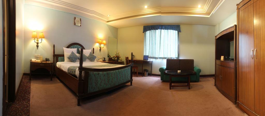 Hotel Grand International Rāipur Zewnętrze zdjęcie