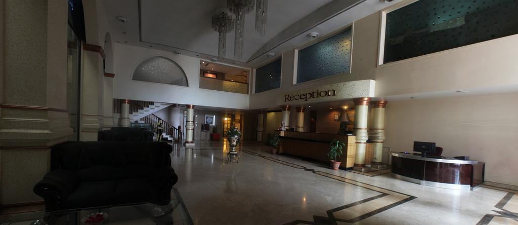 Hotel Grand International Rāipur Zewnętrze zdjęcie