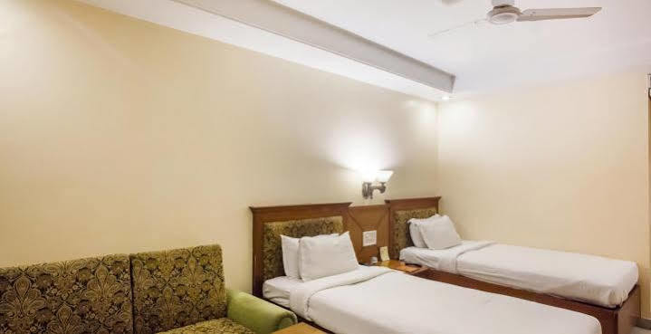 Hotel Grand International Rāipur Zewnętrze zdjęcie