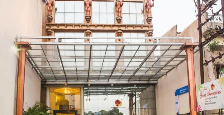 Hotel Grand International Rāipur Zewnętrze zdjęcie