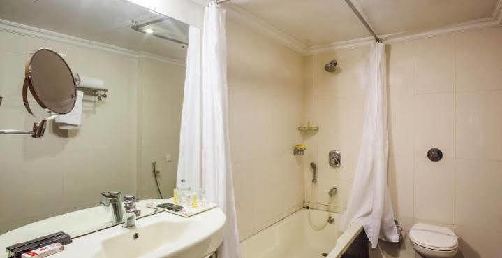 Hotel Grand International Rāipur Zewnętrze zdjęcie