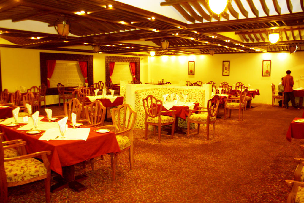 Hotel Grand International Rāipur Zewnętrze zdjęcie