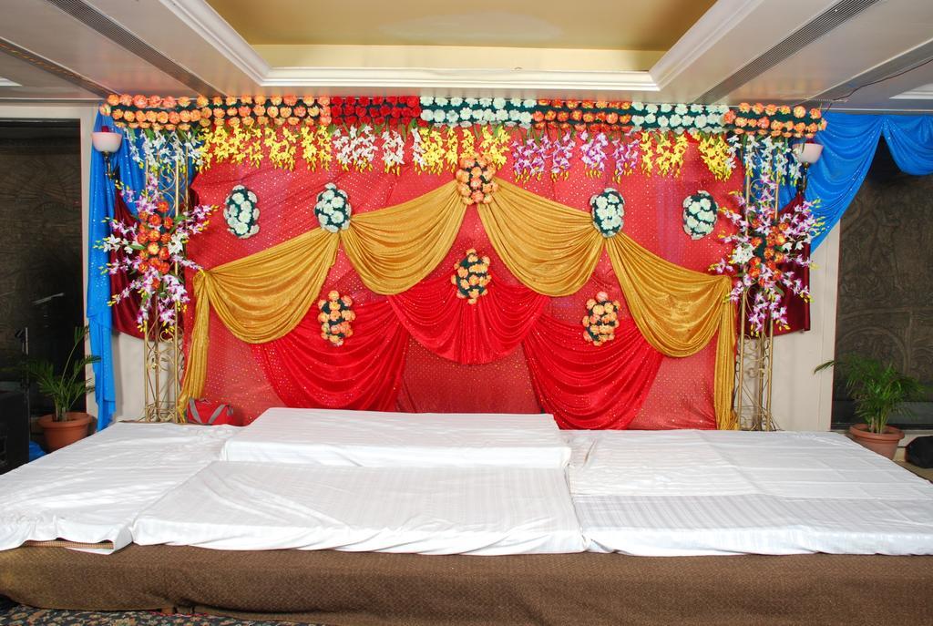 Hotel Grand International Rāipur Zewnętrze zdjęcie